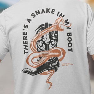 There&#39;s A Snake In My Boot (helles Hemd) | Unisex Grundfarbe T-Shirt | Bella Leinwand | Spielzeug Geschichte | Disney inspiriert Shirt | Herren Disney Shirt