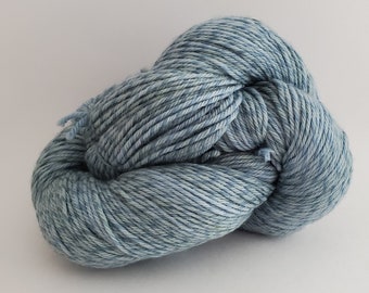 Dakota's Glacier IV Twist merino worsted yarn 304 yds