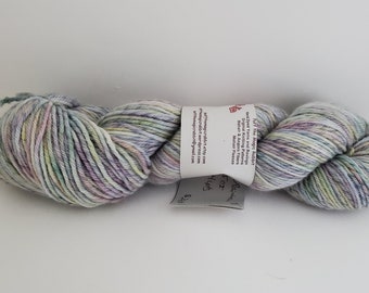Justine's Rainbow lV Twist merino worsted yarn 304 yds
