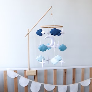 Móvil de fieltro para cuna, decoración de guardería con luna, nubes y estrellas, regalo para mamá primeriza de género neutro, regalo para baby shower, tema de guardería de cielo nocturno