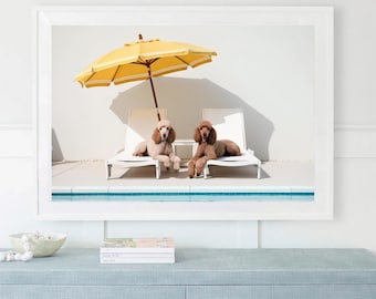 Palm Springs-poedelprint: luxe honden aan het zwembad (digitale download)
