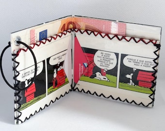 Carteira de quadrinhos Snoopy & Peanuts: porta-cartões Tetra Pak reciclado feito à mão