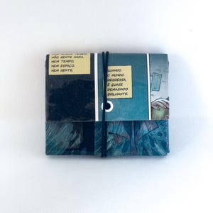STRANGER THINGS All in! carteira - tetrapak e história em quadrinhos - Reciclado - desperdício zero - upcycling - feito à mão