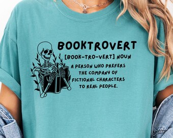 Booktrovert Shirt, Booktrovert Comfort Farben Shirt, Buch Shirt, Geschenk für Bücherliebhaber, Bücherwurm Geschenk, Buch Shirt für Frauen, Buch T-Shirt