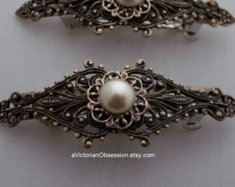 Hair Barrette Victorian small barrette antique gold Faux pearl