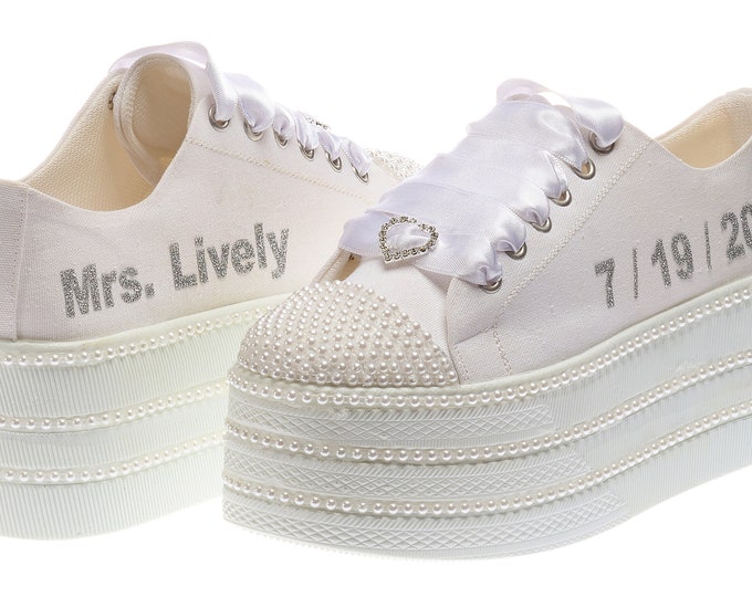 Personalized bridal shoes produced in the desired color for the bride, sneakers for brides with shoe colors and personalization options