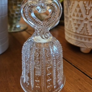 Hearts glass bell