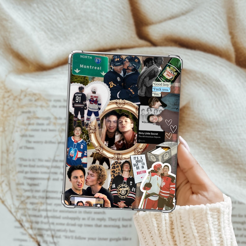 K&ouml;nnte beinhalten: Transparente Handyh&uuml;lle mit einer Collage von Bildern, darunter Eishockeyspieler, ein Verkehrsschild von Montreal und ein gerahmtes Foto. Die H&uuml;lle zeigt verschiedene Fotos und Text, darunter "It's a great day to be in Boston."