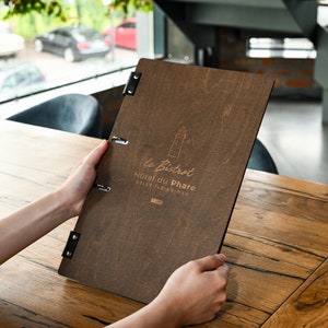 Cartella portamenù in legno con raccoglitore ad anelli, tabellone portamenù personalizzato, copertina portamenù bevande con incisione logo
