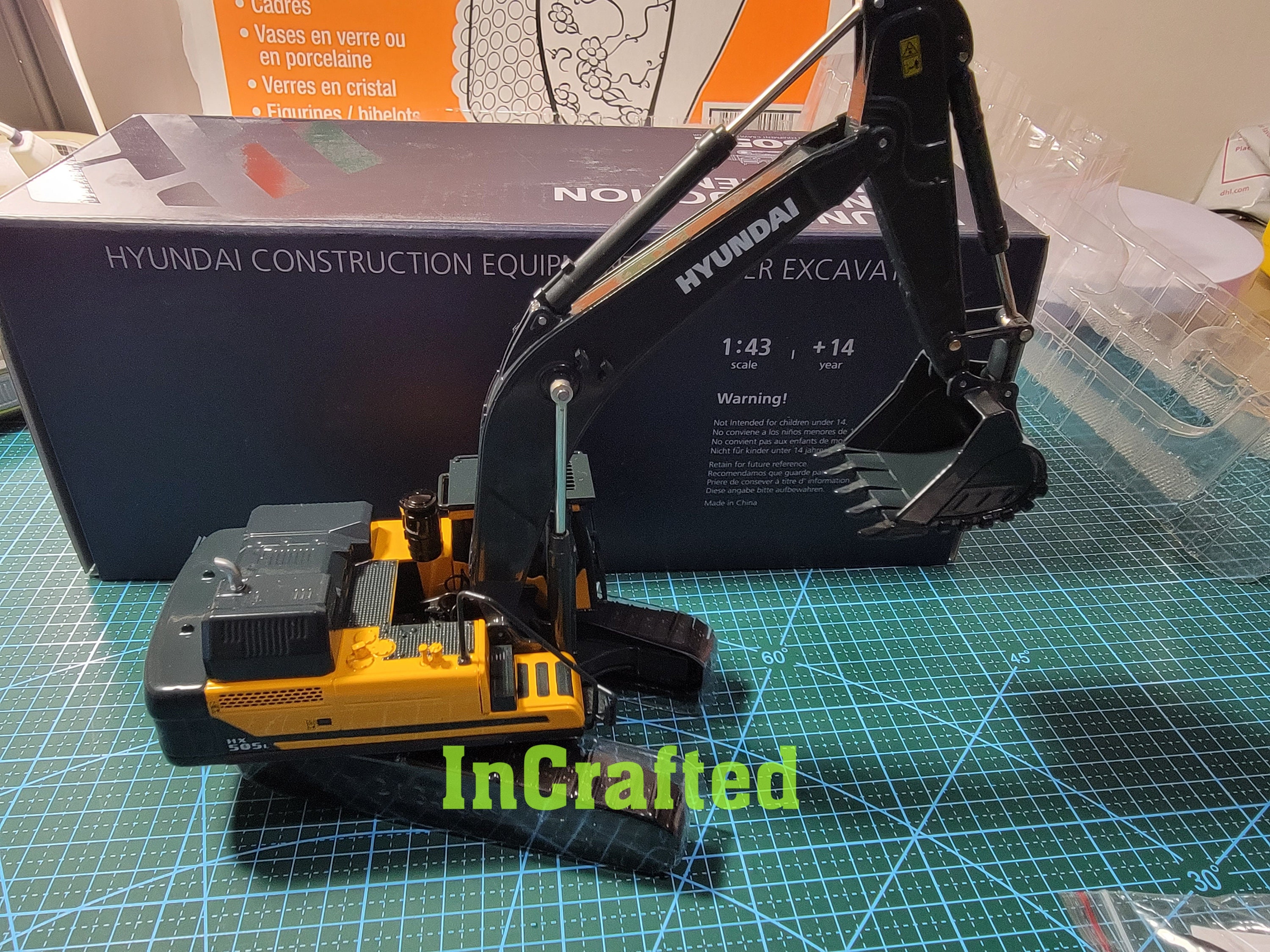 Amazon.co.jp: 1/43 完成品 for HYUNDAI HX505L Crawler