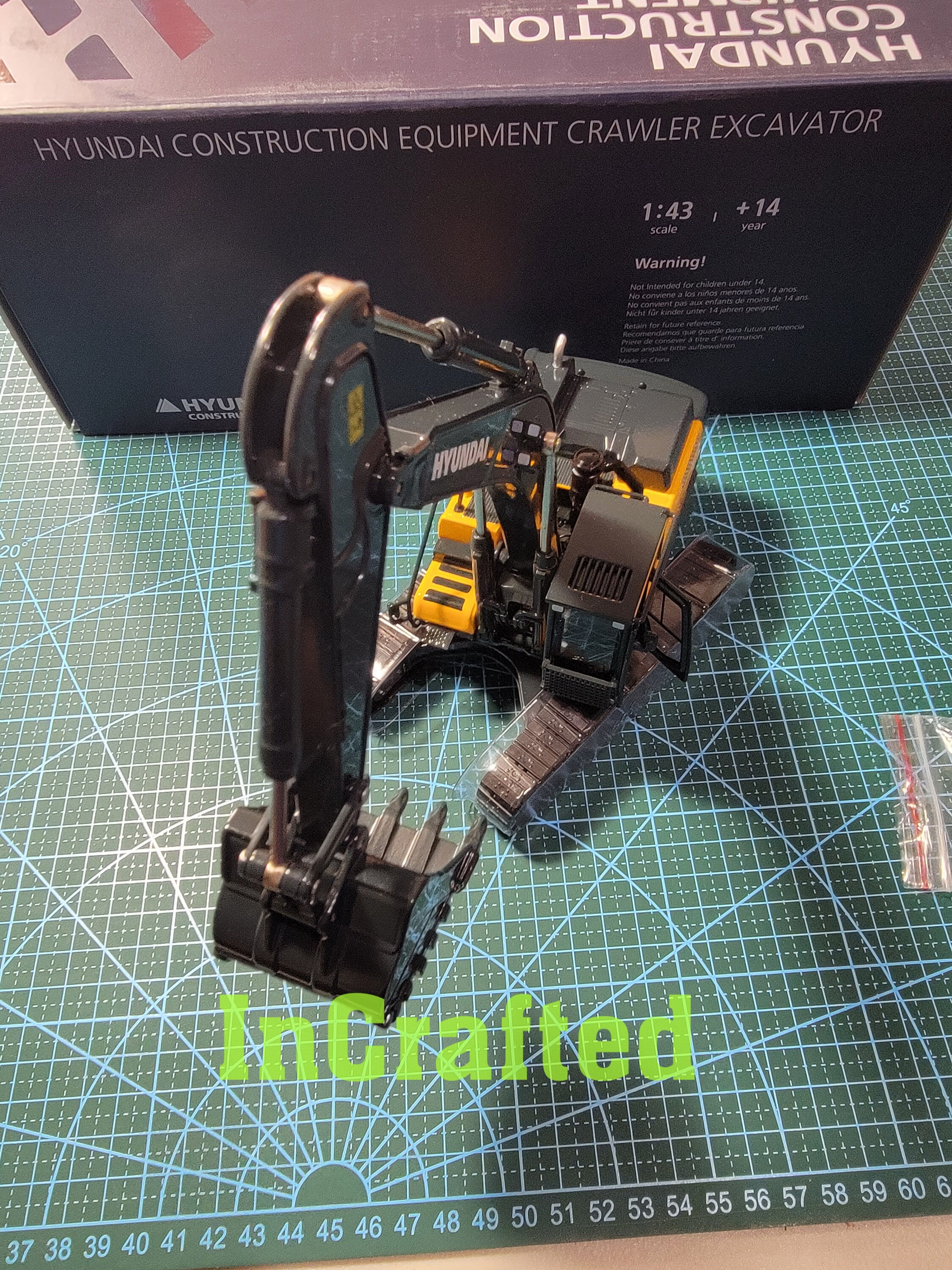 Hyundai Construction Equipment Crawler Excavator HX505L 1/43