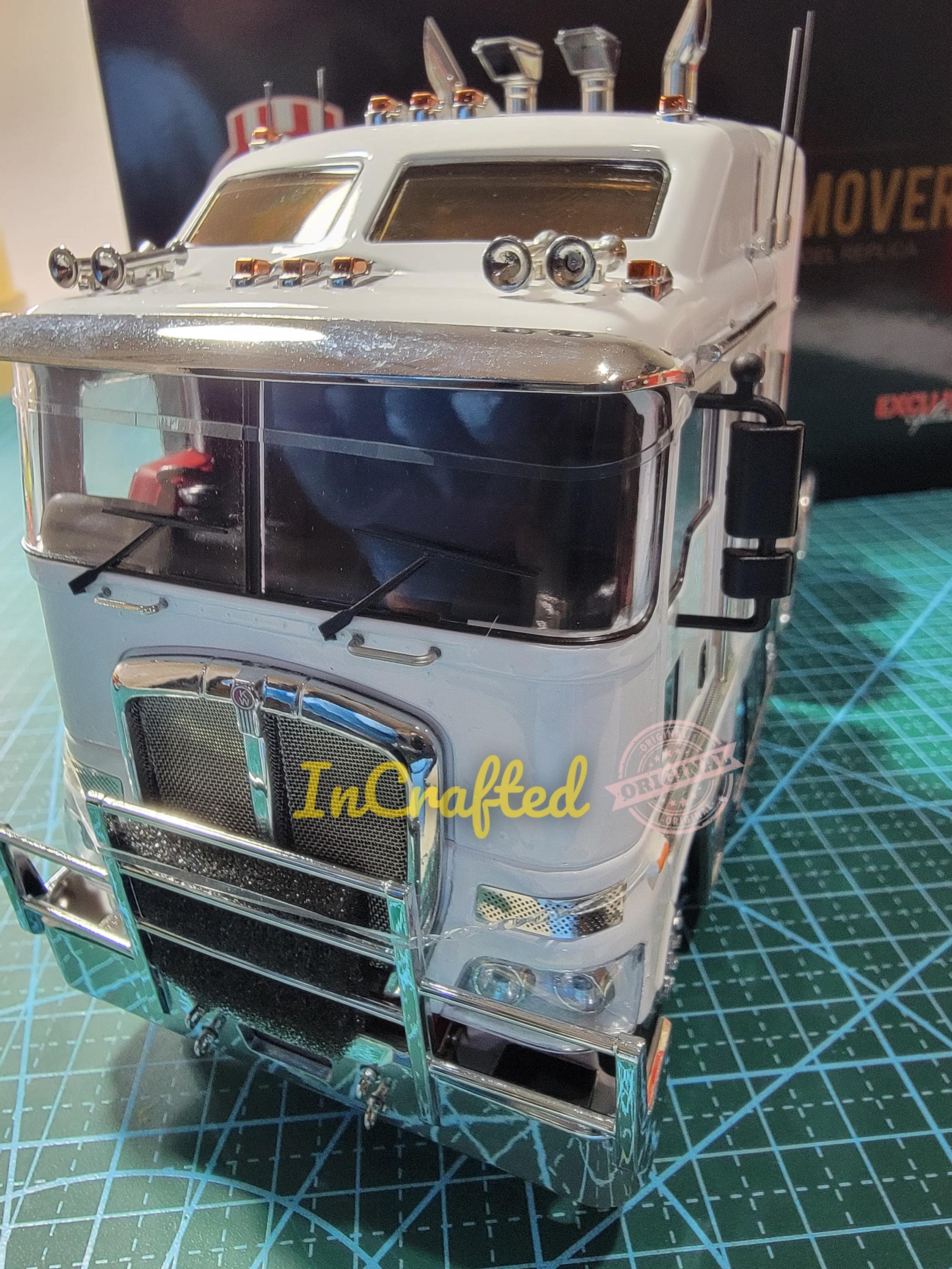 Exclusive Kenworth K200 Prime Mover Truck White 1/32 Diecast
