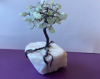 Serpentine chip tree on Colorado quartz