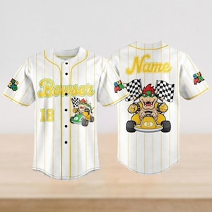 Puede incluir: Un juego de tres tazas de cerámica con un acabado mate moteado. Las tazas son de color crema, marrón claro y marrón oscuro. Cada taza tiene un diseño simple y minimalista y un asa redondeada.