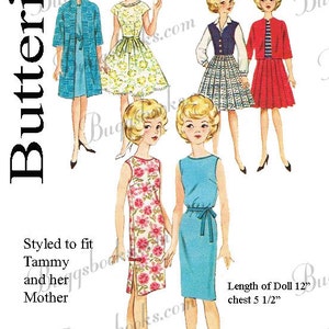 Könnte beinhalten: Ein Vintage-Schnittmuster für ein Puppenkleid mit fünf verschiedenen Kleiddesigns. Das Schnittmuster ist für eine 30 cm große Puppe mit einem Brustumfang von 14 cm. Das Schnittmuster trägt den Titel "Butterick 2931" und ist für Tammy und ihre Mutter geeignet.