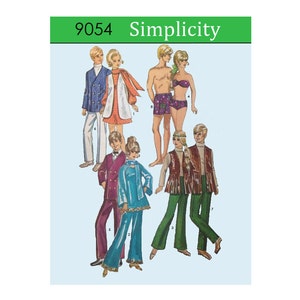 Puede incluir: Patrón de costura Simplicity número 9054 para hacer ropa de muñeca. El patrón incluye una variedad de estilos, incluyendo una chaqueta, pantalones, un vestido, un chaleco y un traje de baño.