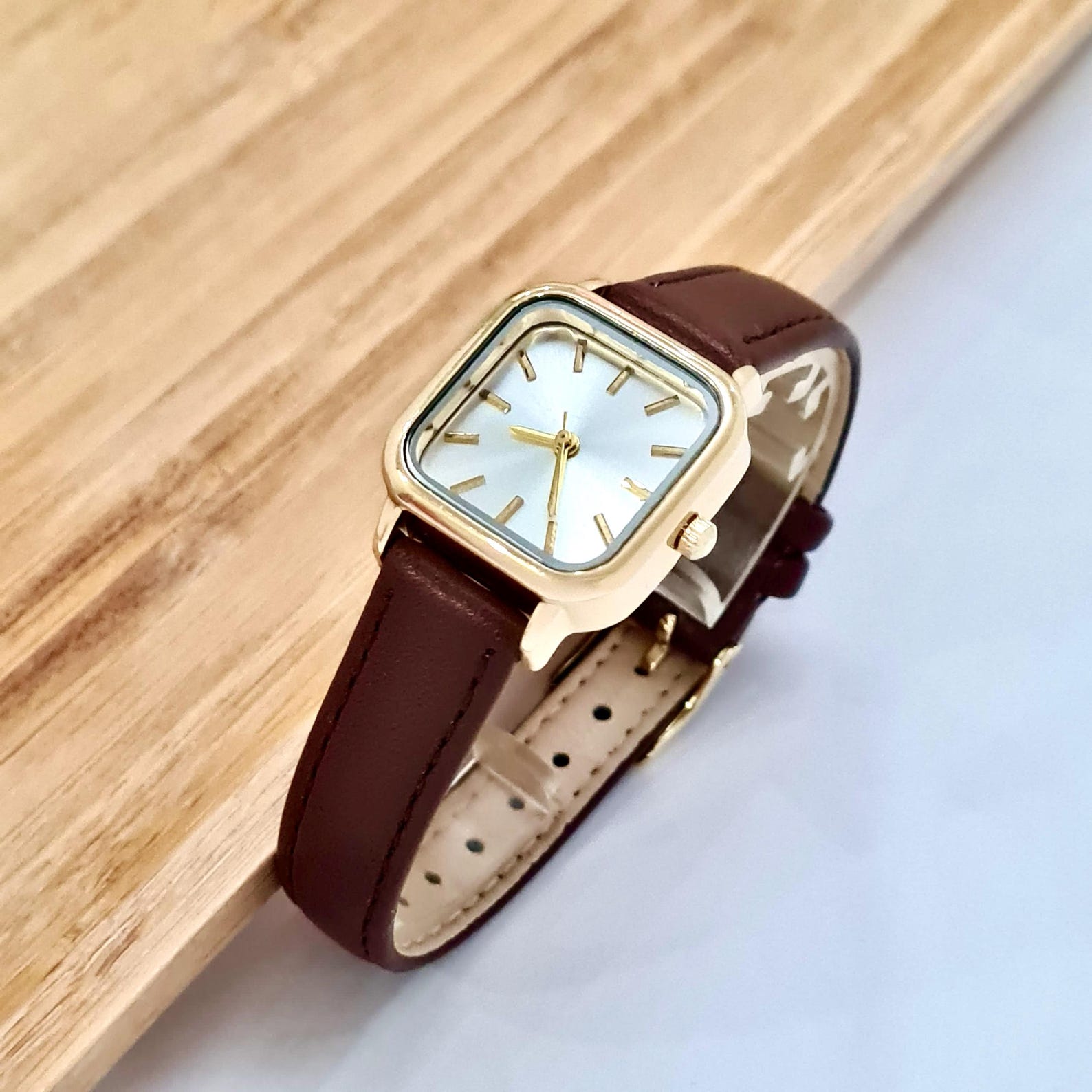Geometric Dial Wrist Watch - Gold/White main image 1