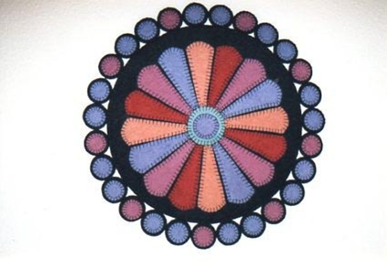 Dresden Plate Penny Rug Pattern image 1