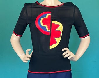 Vintage licht gebreide top uit de jaren 90 van Gianni Versace met gespleten cirkel, gemaakt in Italië