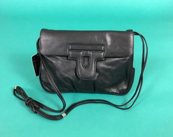 Vintage 1980s 80s Black Genuine Leather Mint Condition Brio U Snap Shoulder Crossbody Clutch Purse Bag