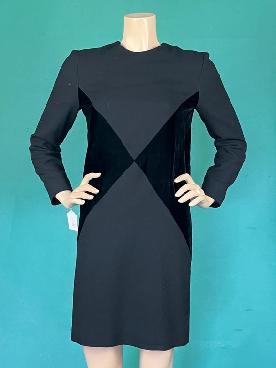Black Geometric Triangle Velvet Vintage 80s Amanda Fielding Long Sleeve Shift Cocktail Formal Gothic Dress Size 4 - Etsy Black Geometric Triangle Velvet Vintage 80s Amanda Fielding Long Sleeve Shift Cocktail Formal Gothic Dress Size 4 - Etsy