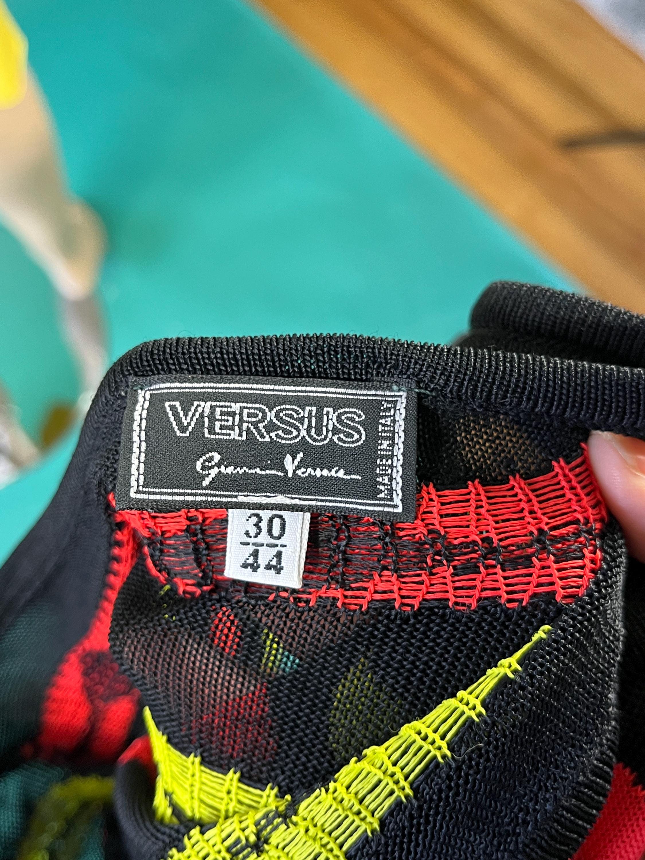 希少【Versace Versus】ニットベスト トップ Vintage 97 Versus Gianni Versace Rayon Diamond Striped Print