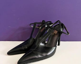 Tacones de aguja con tira en T de Gianni Versace, auténticos, de los años 90, con Medusa negra, de piel auténtica, talla 39 UE, talla 8 EE. UU.