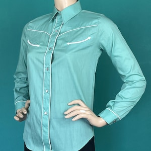 70s Ely Plains Seafoam and White Piping Pearl Snap Western Long Sleeve Wingtip Button Up size 7 8