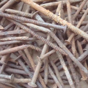 1/2 Pound Rusty Nails ~ Craft Dyeing ~ Assemblage, Altered Art or Sculpture - Industrial Salvage