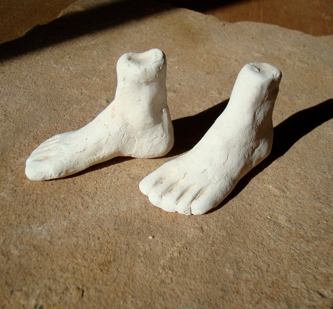 mono clay on feet