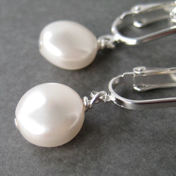 White Coin Pearl Clip-on Earrings, Simple White Pearl Round Clip Earrings, Simple Dangle Clipons, Lightweight Earrings, Handmade, Moon