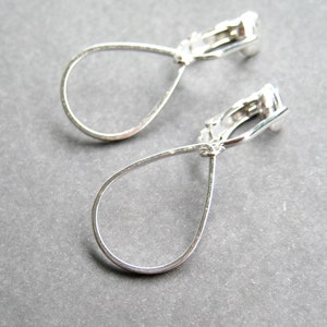 Small Silver Teardrop Clip On Earrings, Lightweight Drop Clipons Dangle, Simple Silver Plated Earrings for Non Pierced Ears, Raindrop