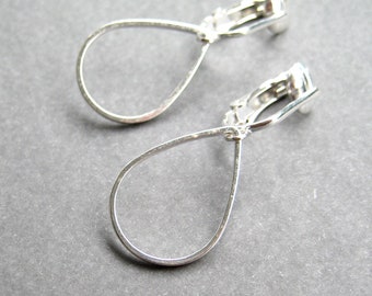 Small Silver Teardrop Clip On Earrings, Lightweight Drop Clipons Dangle, Simple Silver Plated Earrings for Non Pierced Ears, Raindrop