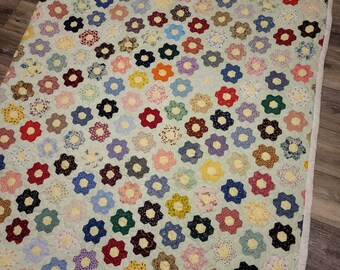 Prachtige vintage bloemen handgestikte quilt