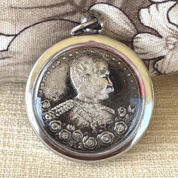 ラーマ5世とLPソートーンは、富、力、保護、人生の成功、奇跡の願いを