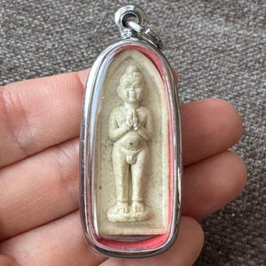Ai Kai Boy Diener Bring Glück in Leben, Wunder Wunsch, Reichtum und Wohlbefinden Thai Amulett Talisman Anhänger.