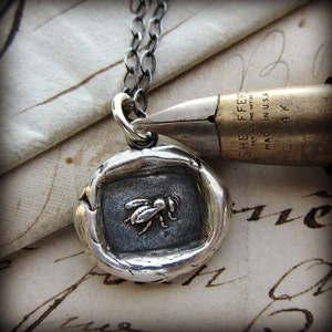 Honey Bee Wax Seal Necklace - Bee Necklace - Victorian Honey Bee Necklace - Vintage Honey Bee Wax Seal Necklace - E2355