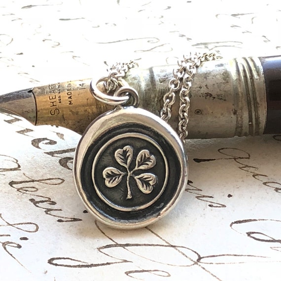 Silver shop shamrock necklace
