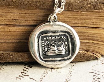 Friendship Makes Life Sweet - Swan Wax Seal Necklace - Best Friend Gift - Friendship isn't a big thing, it's a million little things