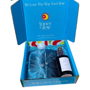 Self-Care Zodiac Wellness-geschenkdoos: 8 oz aromatherapie kaars, kussensloop, badbom, hemelse sleutelhanger cadeau