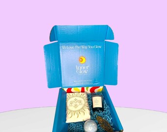 Zodiac Gift Box: Aromatherapy Candle, Celestial Pillowcase, Keychain