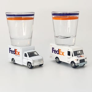 le verre à shot original, au choix : camion de livraison FedEx Express, camion fourgon Ford, véhicule moulé sous pression, cadeau FedEx