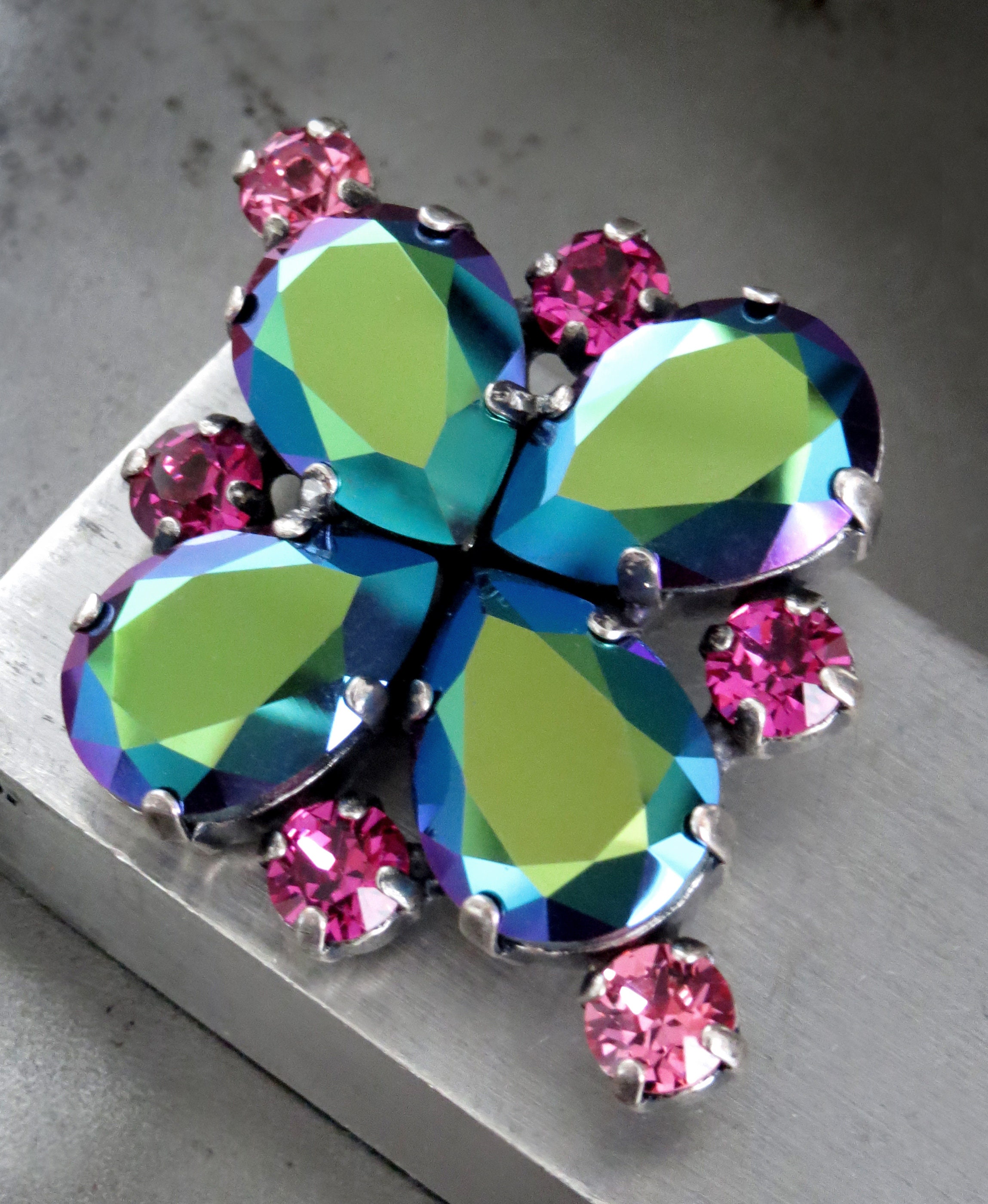 Broche Trèfle Porte-Bonheur - Cristal Vert - Saint-Patrick - Pour Femmes