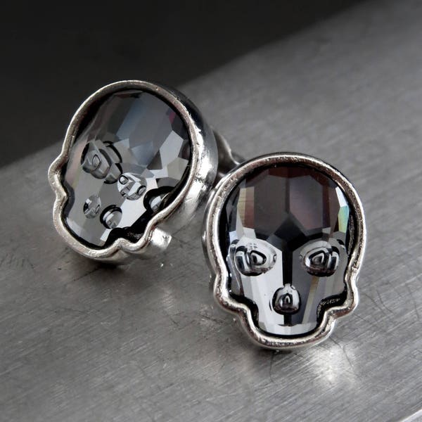 10Mm | Round Skull Stud Earrings In Three Tones Stainless Steel - Foto 12