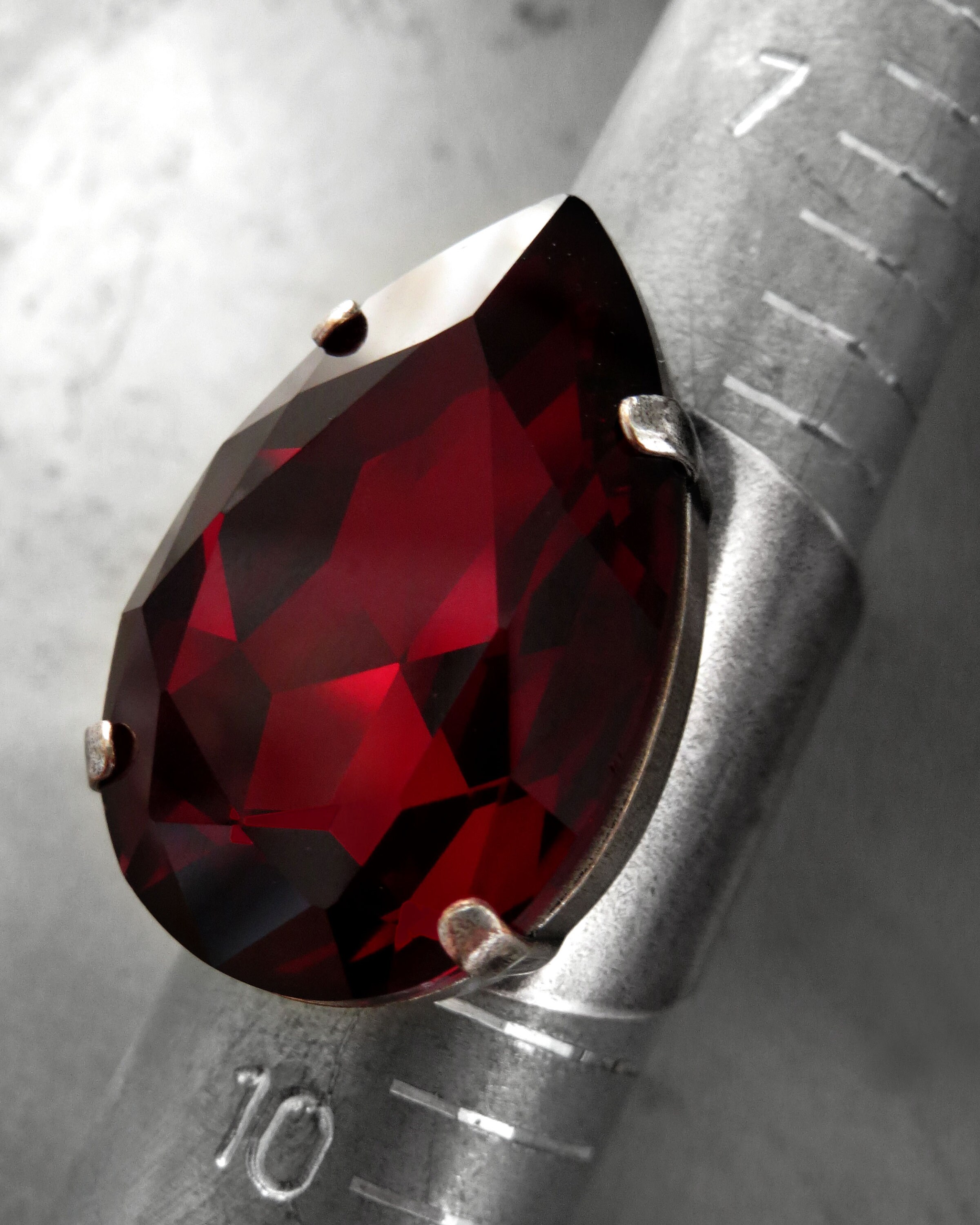 SANGUINE - Gothic Blood Red Crystal Ring, Gothic Teardrop SANGUINE - Gothic Blood Red Crystal Ring, Gothic Teardrop