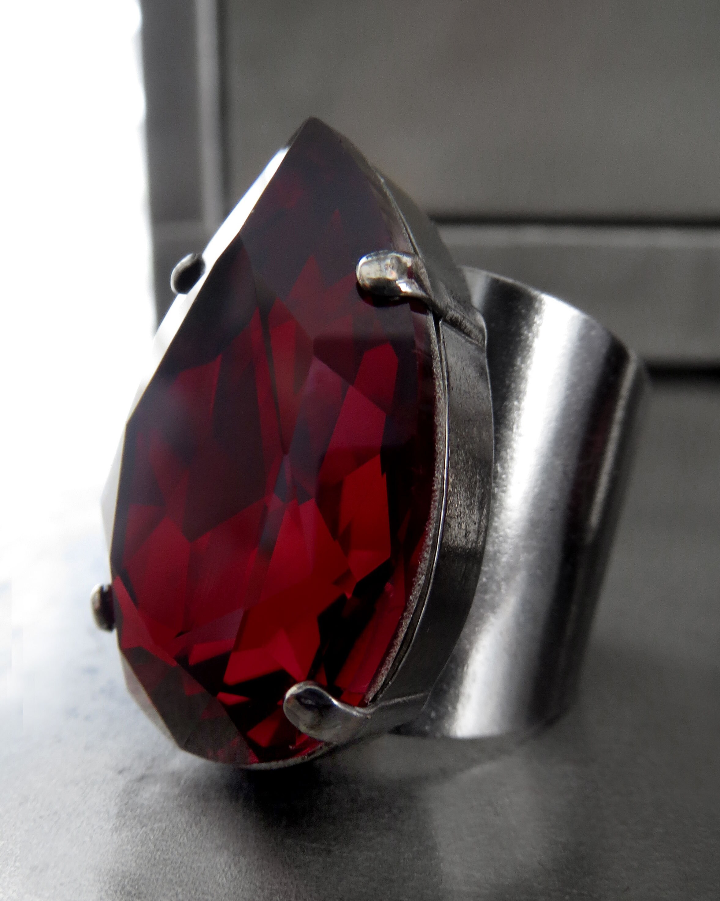 SANGUINE - Gothic Blood Red Crystal Ring, Gothic Teardrop SANGUINE - Gothic Blood Red Crystal Ring, Gothic Teardrop