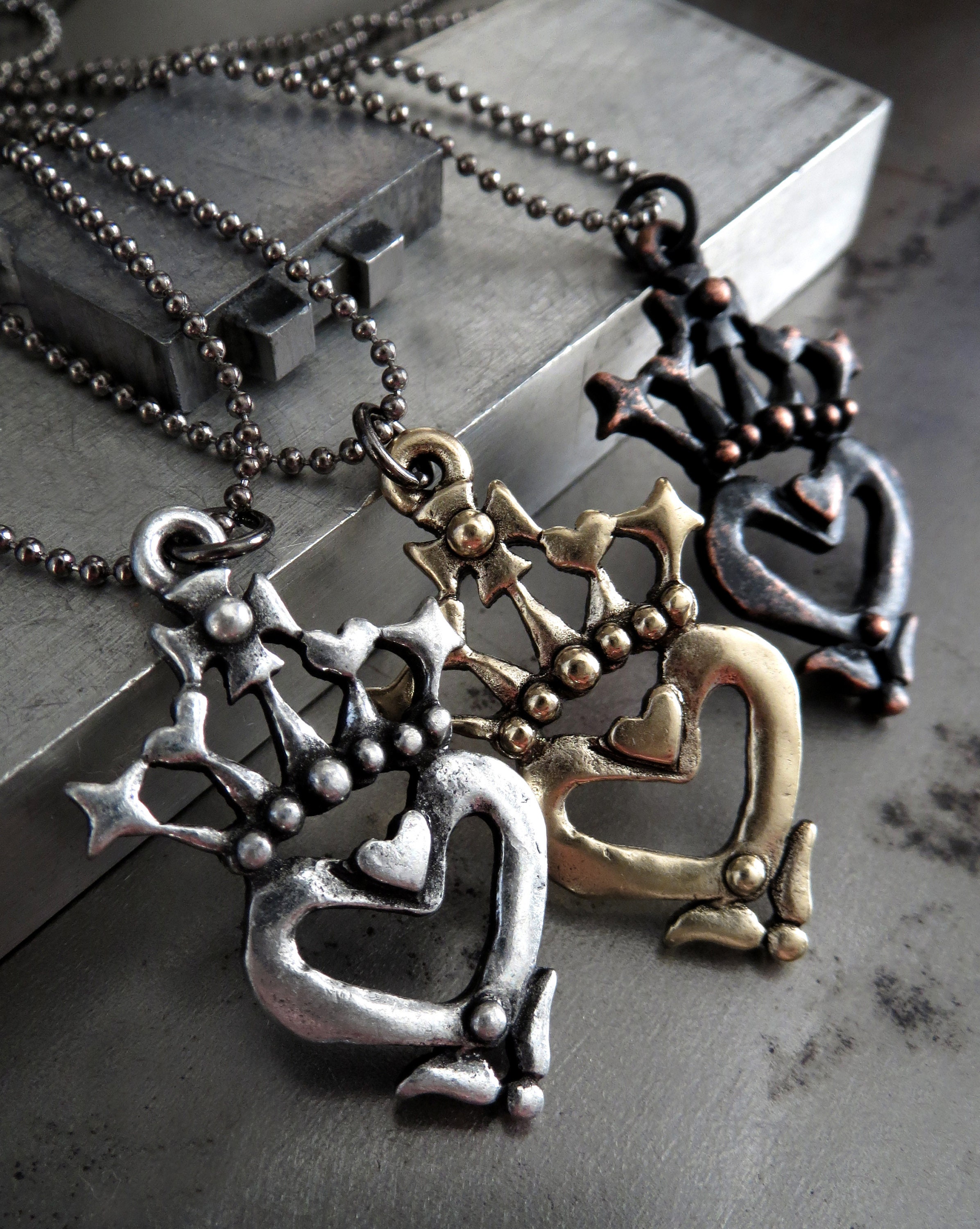 Charlotte NC Queen City Crown and Heart Necklace Donación de Etsy México