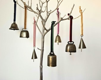 Belornament rustieke messing kerstlook: traditionele metalen boomdecoratie met fluwelen lint, bel ca. 4 cm