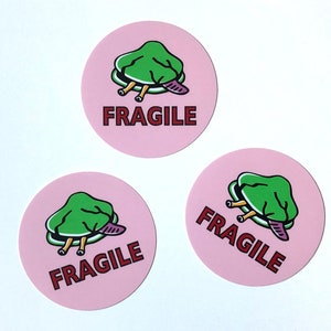 Een set van 3 vinyl FRAGILE stickers: clam illustratie kunst HineMizushima laptop-sticker print verzendlabel briefpapier 水島ひね ワレモノ注意 afbeelding 3