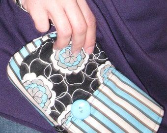 PDF SEWING PATTERN - Curvy Wristlet - fast and easy to sew wristlet wallet - Instant Download